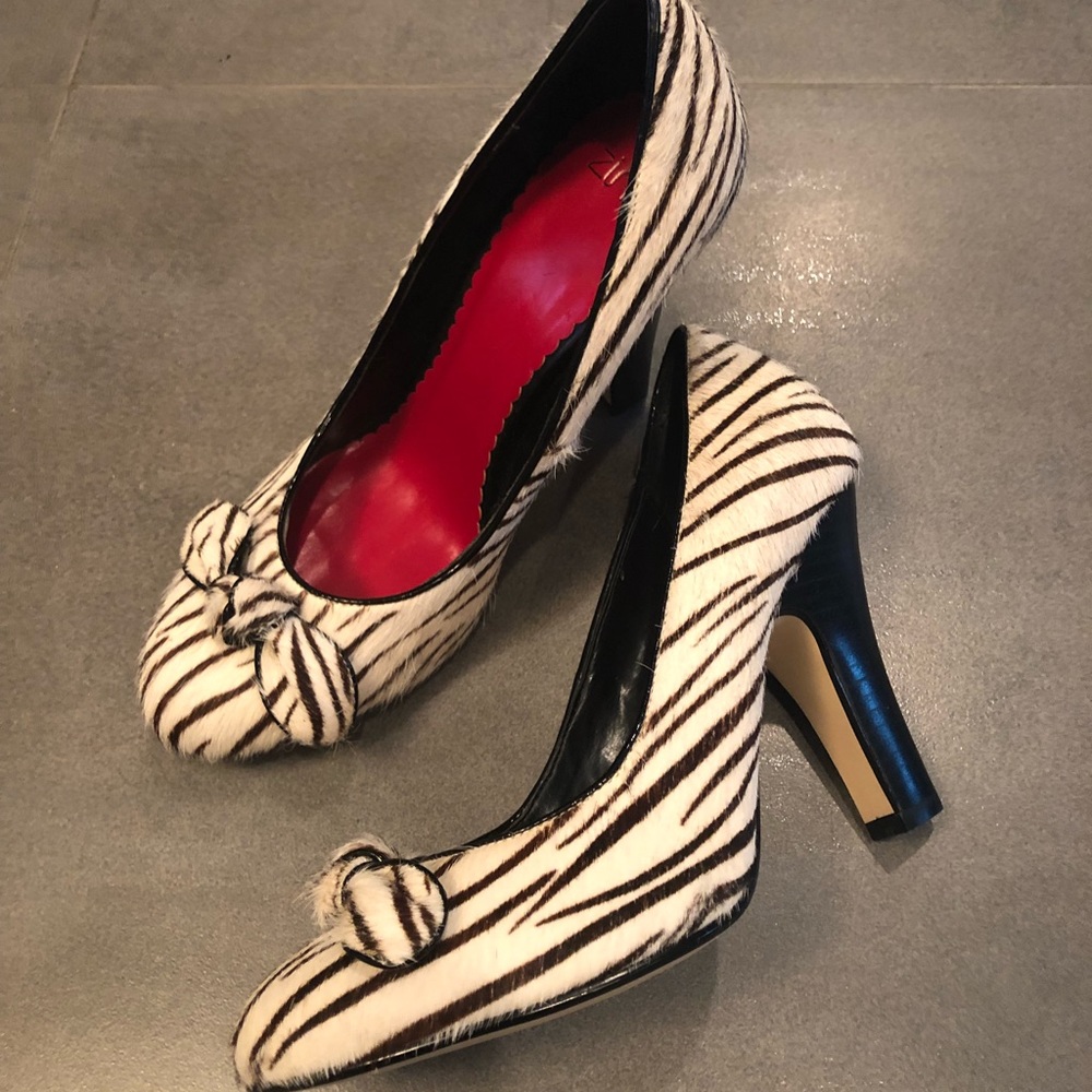 Zinc 8.5m NEW leather black & cream pony hair